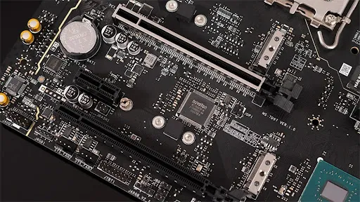 7. اسلات PCIe خراب یا اتصال ناقص